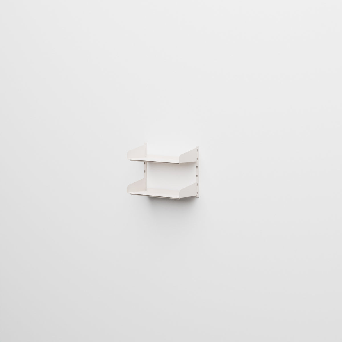 Linnea - Sistema Modulare a Parete con mensole da 60 cm, campata singola - Bianco Conchiglia (RAL9001)