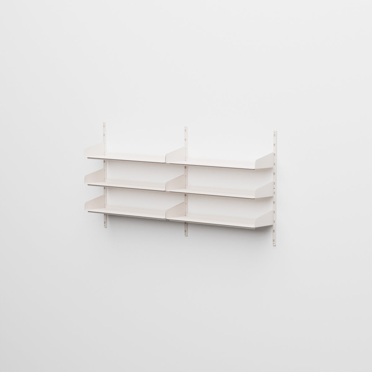 Linnea - Sistema modular de pared con 6 estantes de 90 cm, tramo doble - Blanco Concha (RAL9001)