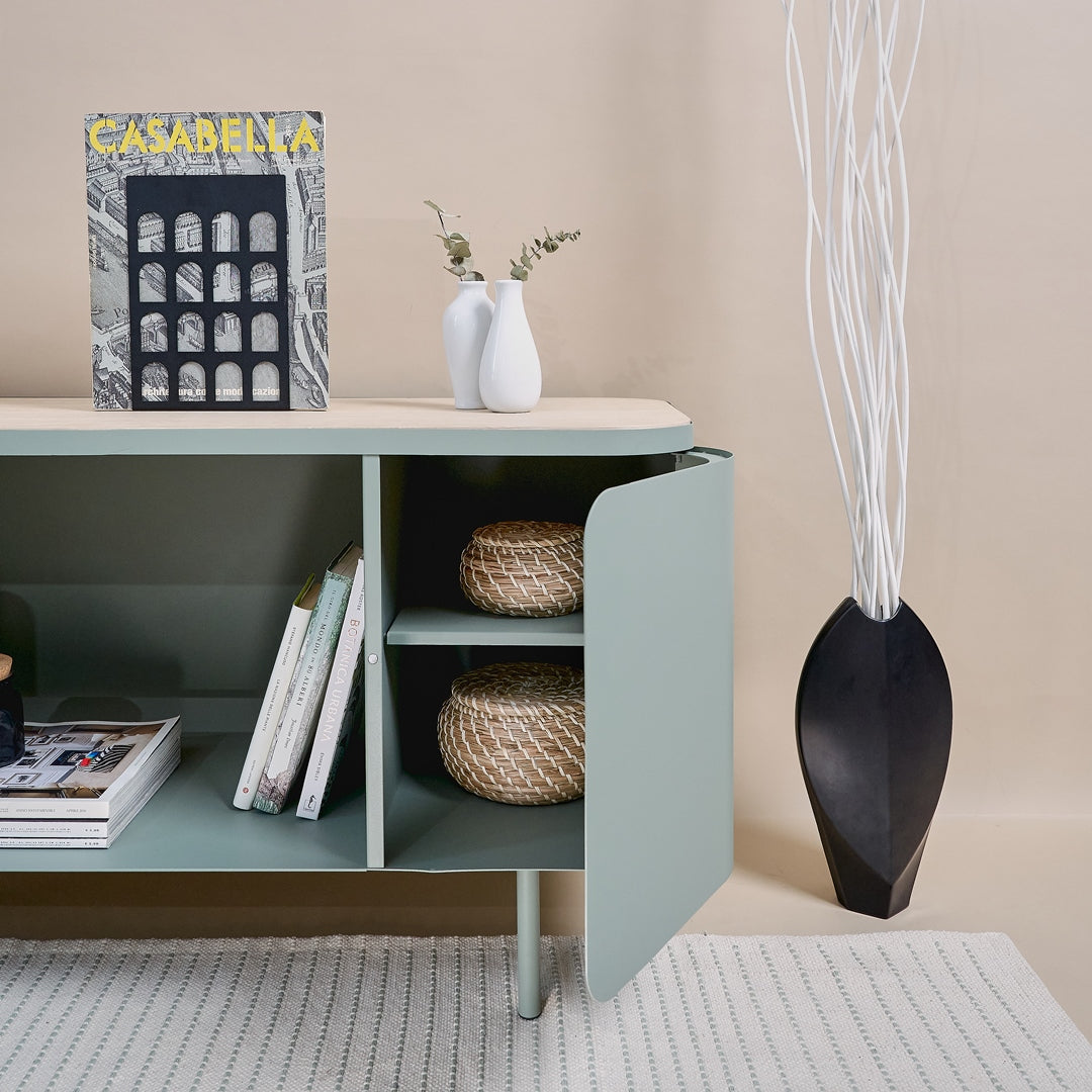 Urbana and Donatello - Set Living