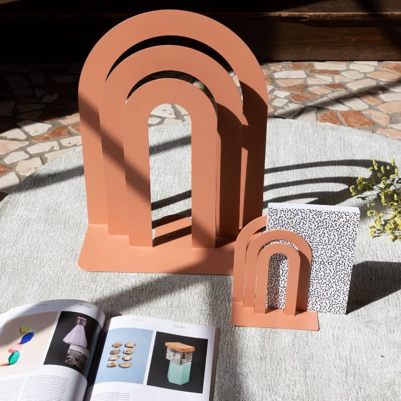Accademia - Magazine rack