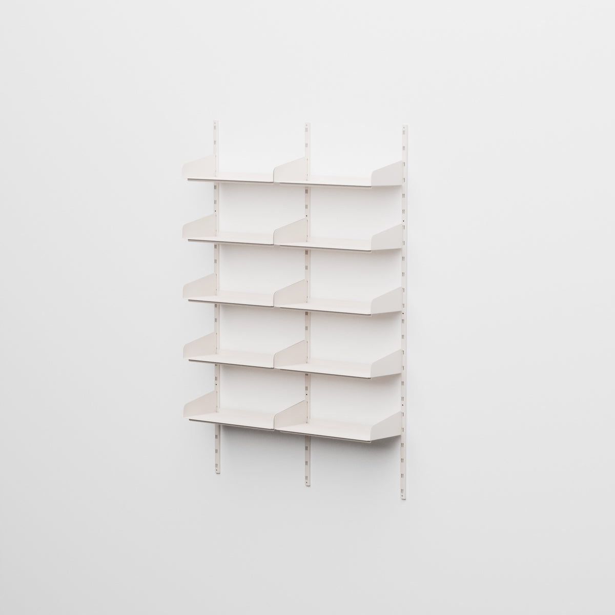 Linnea - Sistema modular de pared con 10 estantes de 60 cm, tramo doble - Blanco concha (RAL9001)
