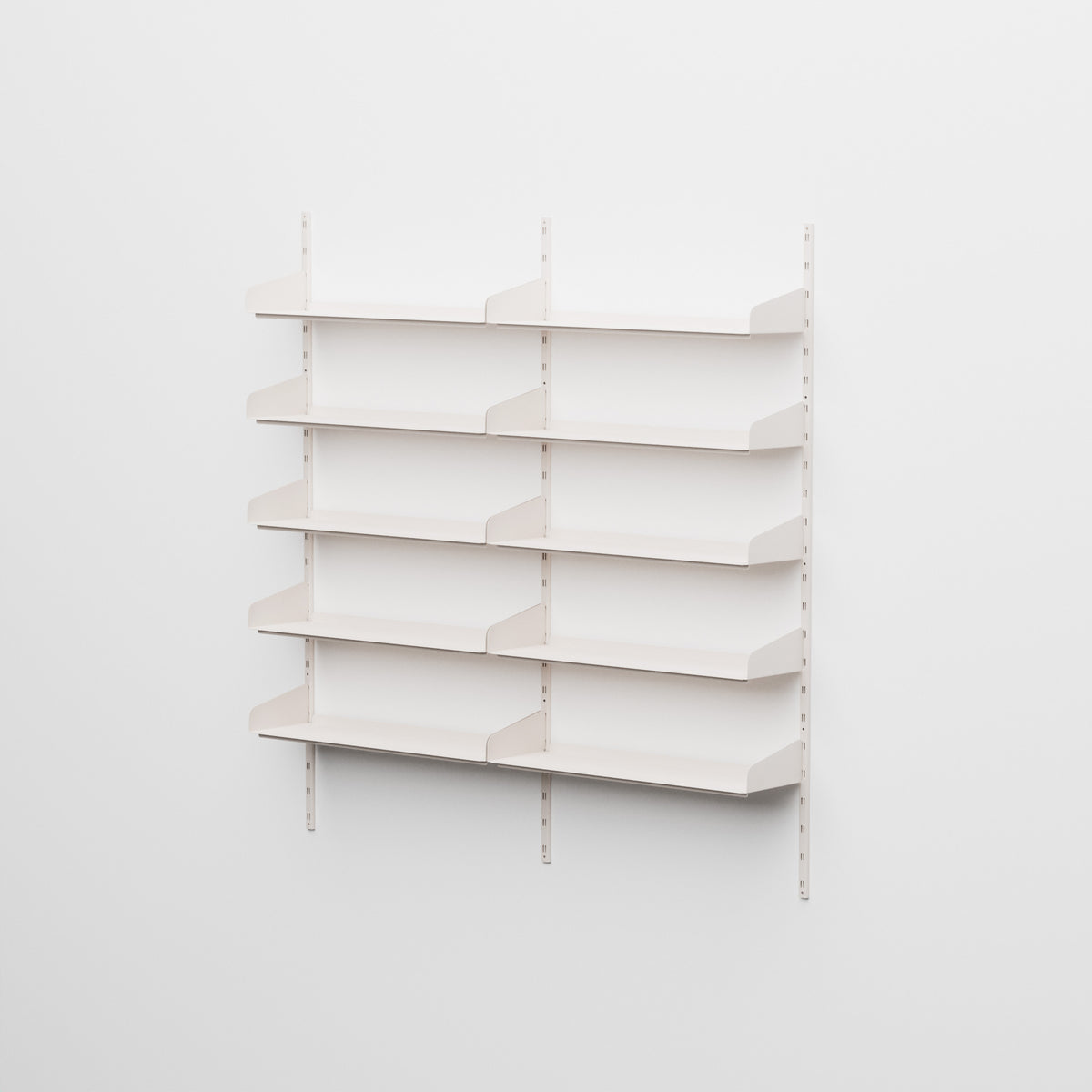 Linnea - Sistema modular de pared 10 estantes de 90 cm, tramo doble - Blanco concha (RAL9001)