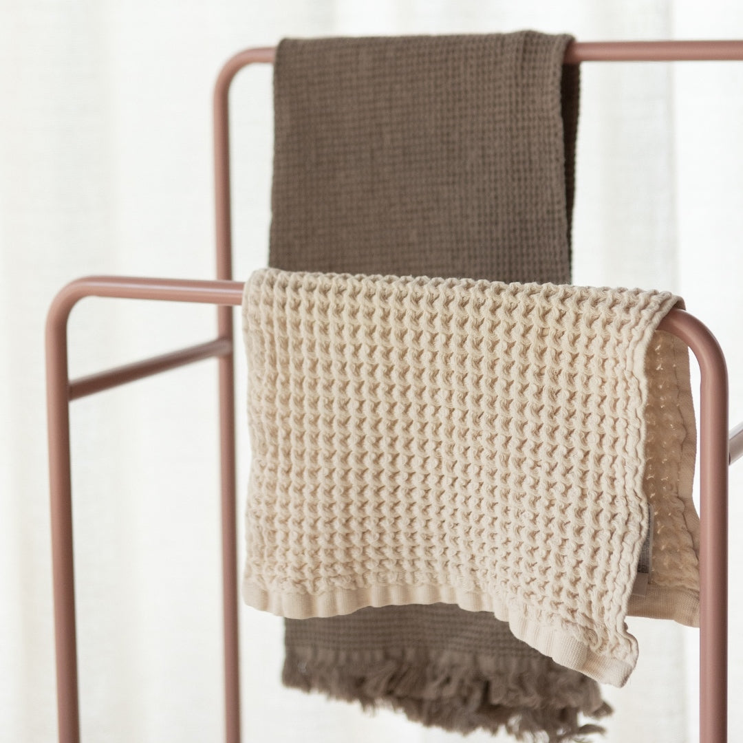Adriatica freestanding towel rack - Antique Pink