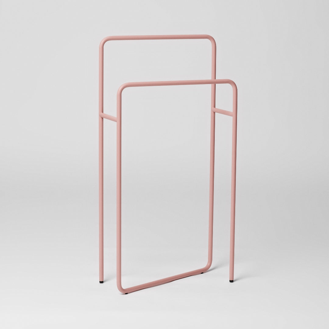 IDesign Axis Portasciugamani Da Terra In Metallo Argento - Salvaspazio Senza Fori, Organizer Compatto Per Bagno Piccolo